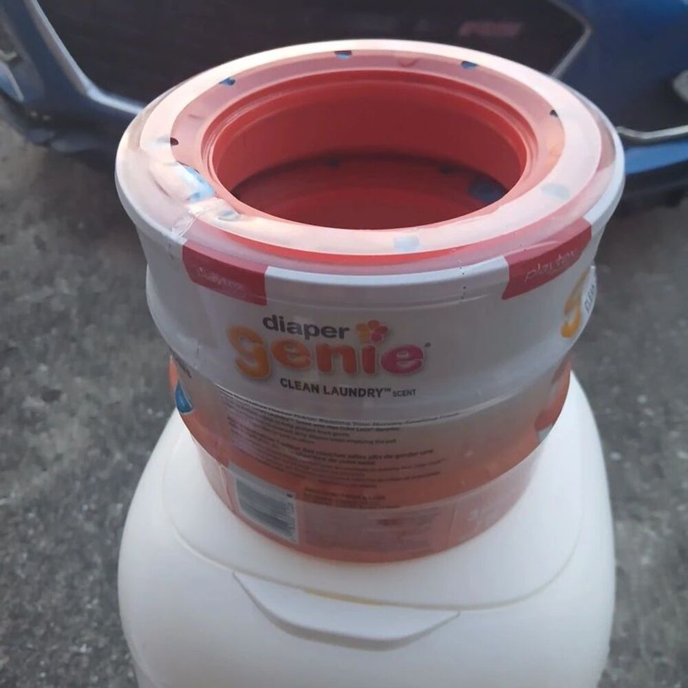 Diaper Genie Classic Pail &New Diaper Genie Refill Bags – 3-Pack (720 Total